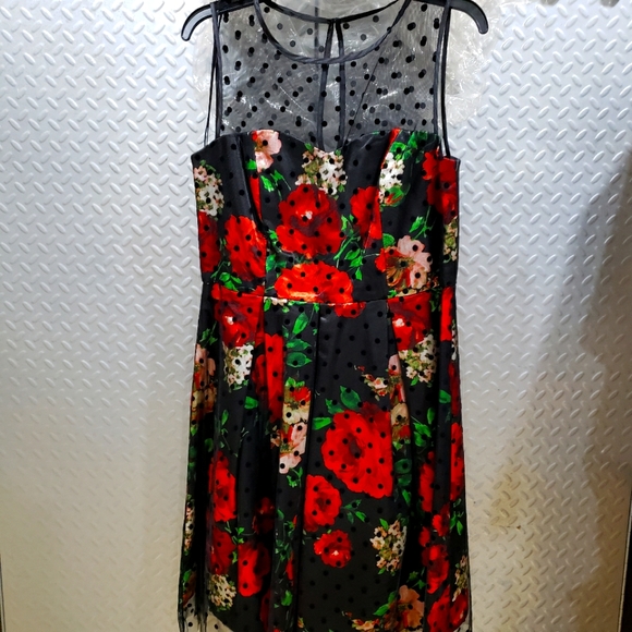NWoT SD COLLECTION beauty netting overlay black / daring red floral (12) - Picture 2 of 13